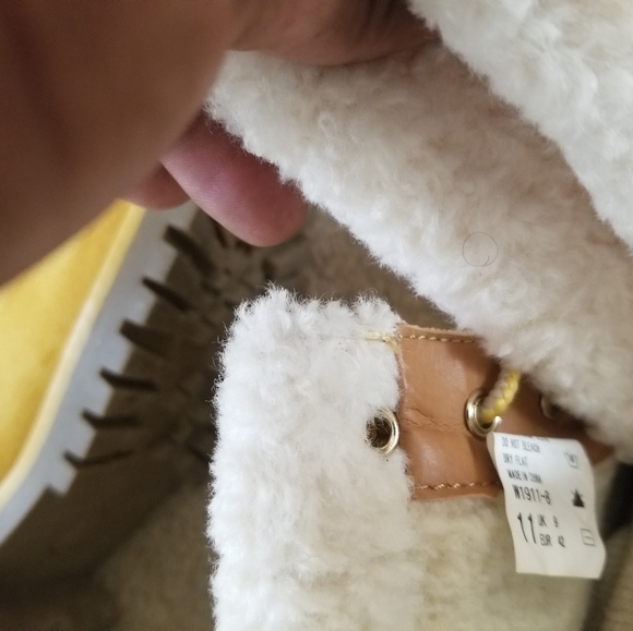 Nice warm boots - Picture 2 of 3